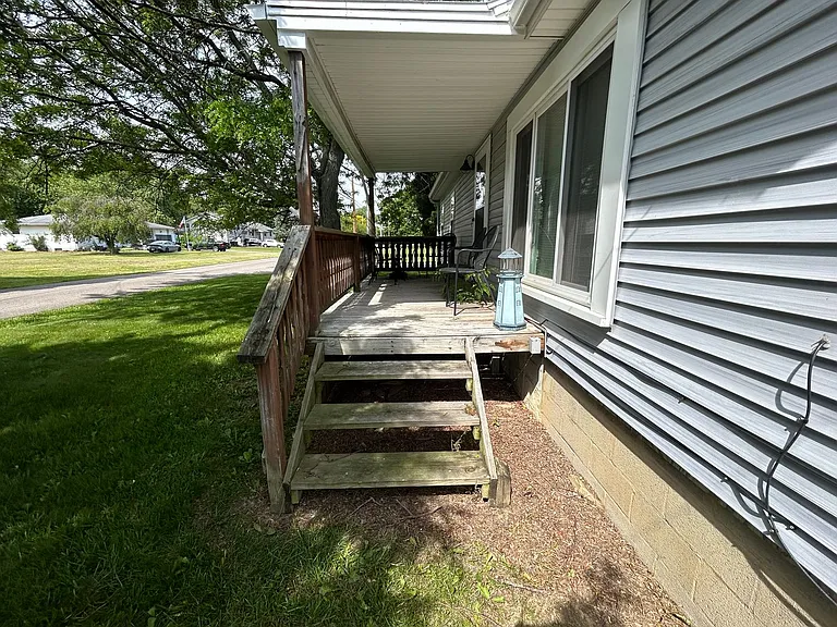 2365 Eschtruth St — Photo 18