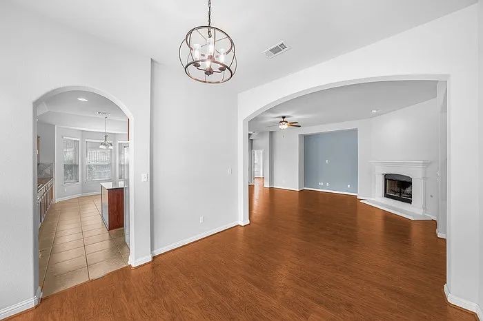 310 Bellagio Dr — Photo 6