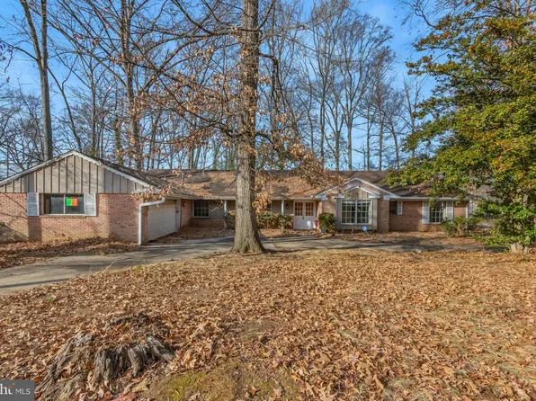 216 Emerald Hill Dr, Fort Washington, MD 20744