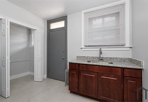 3rd image of 6056 S Albany Ave APT 3