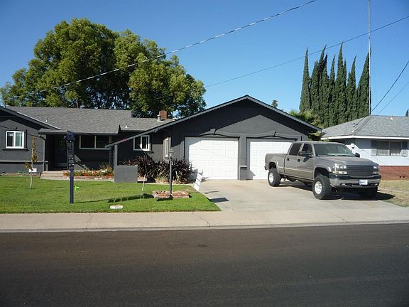 3rd image of 2413 Acorn Ln