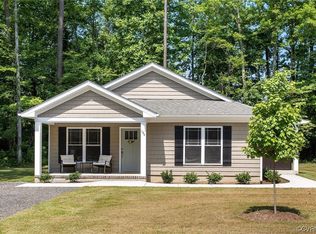 122 Edgewood Ln, Irvington, VA 22480