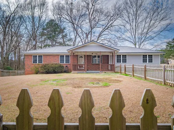 2135 S Scottsville Rd, Centreville, AL 35042