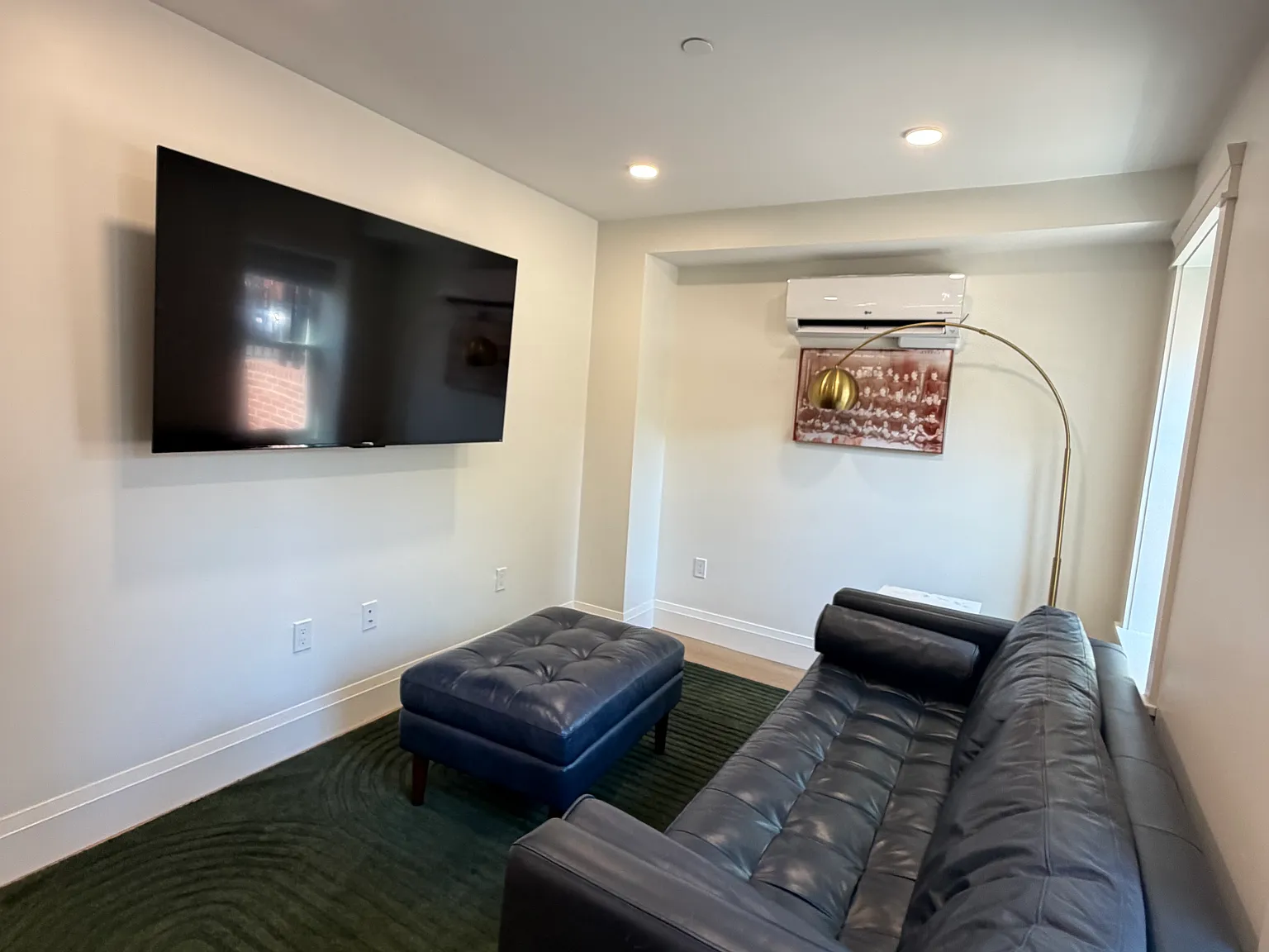 2 bed, 800 sqft, $4,000 — Photo 3