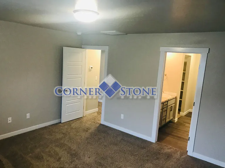 2842 W Everest St — Photo 9