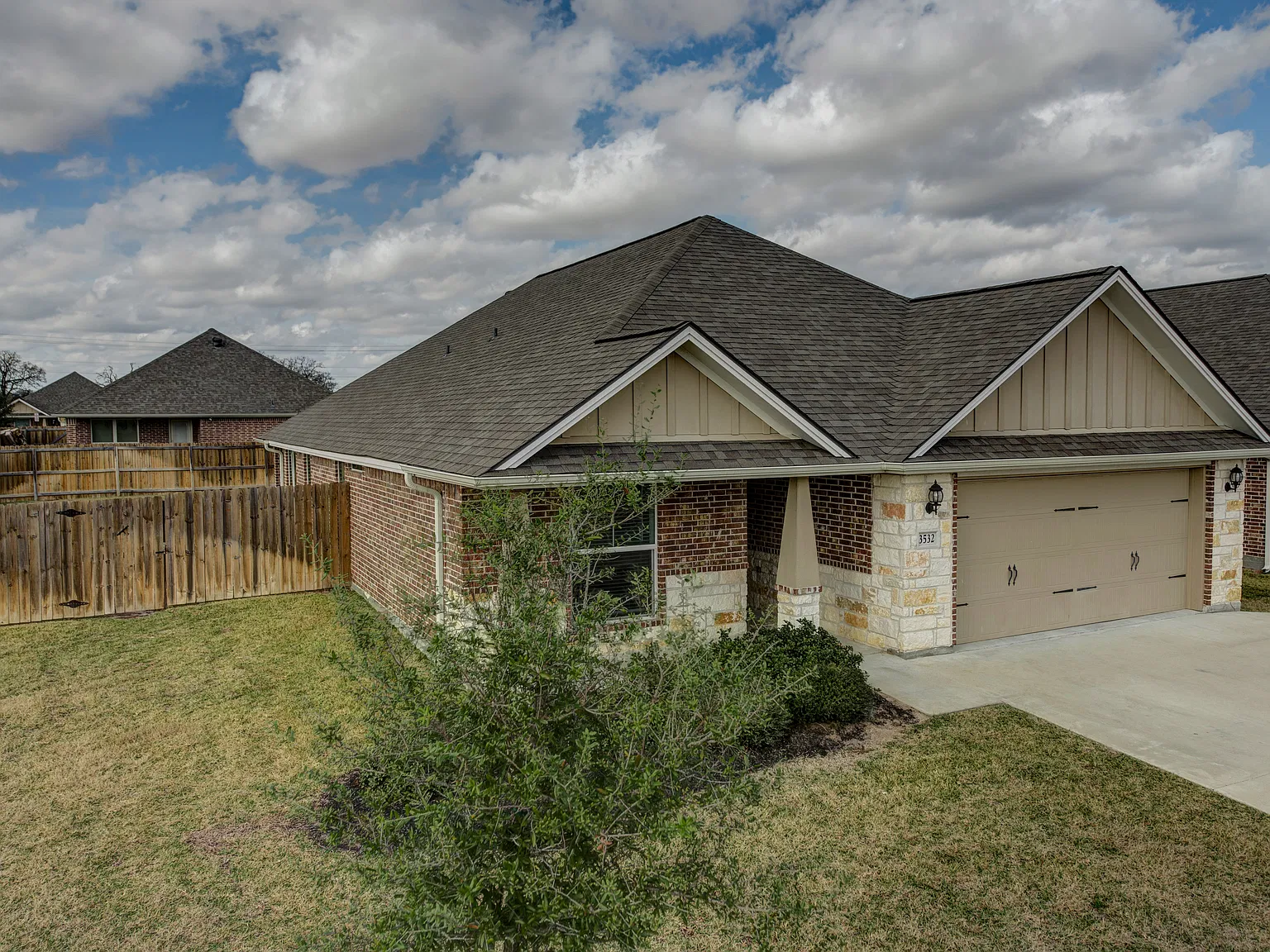 4 bed, 1814 sqft, $3,000 — Photo 3