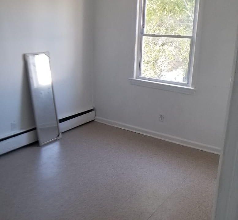 2nd image of 317 S 5th St APT 3