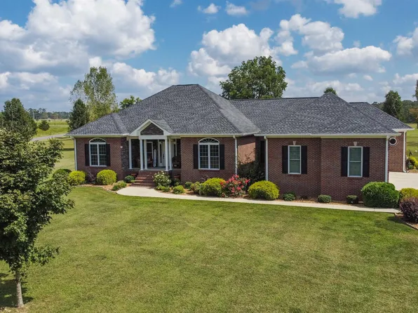 161 Autumn Ln, Rainsville, AL 35986
