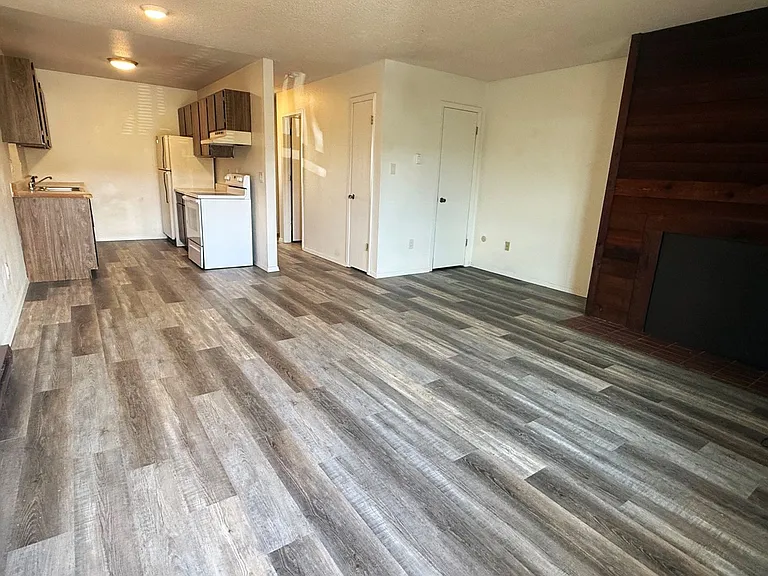 1170 Boulder Dr — Photo 3