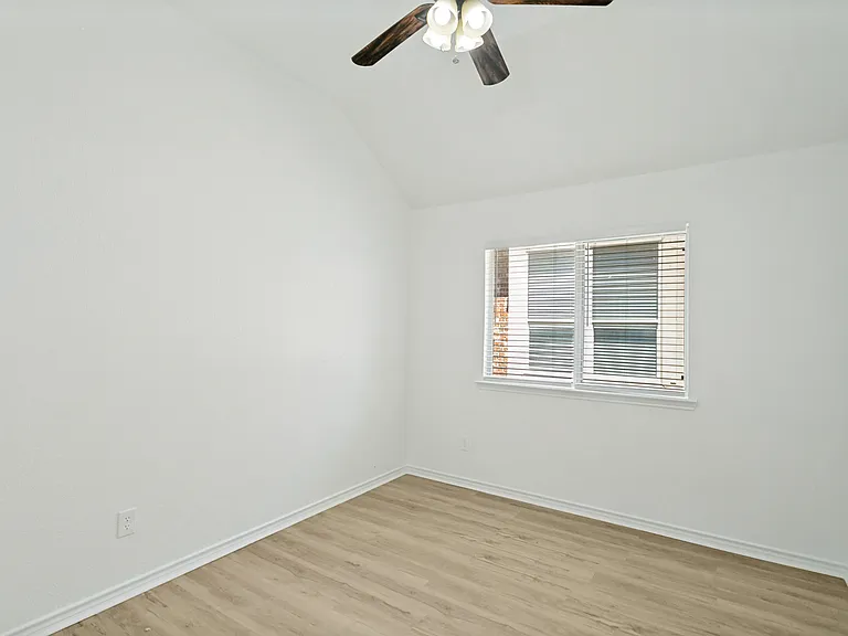 1745 Woodstream Ln — Photo 10