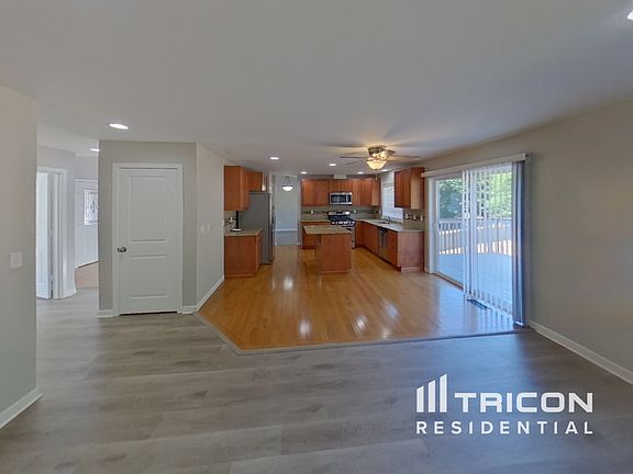 3rd image of 18503 93rd St SE