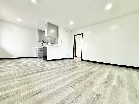 3rd image of 8202 Langdon Ave #26