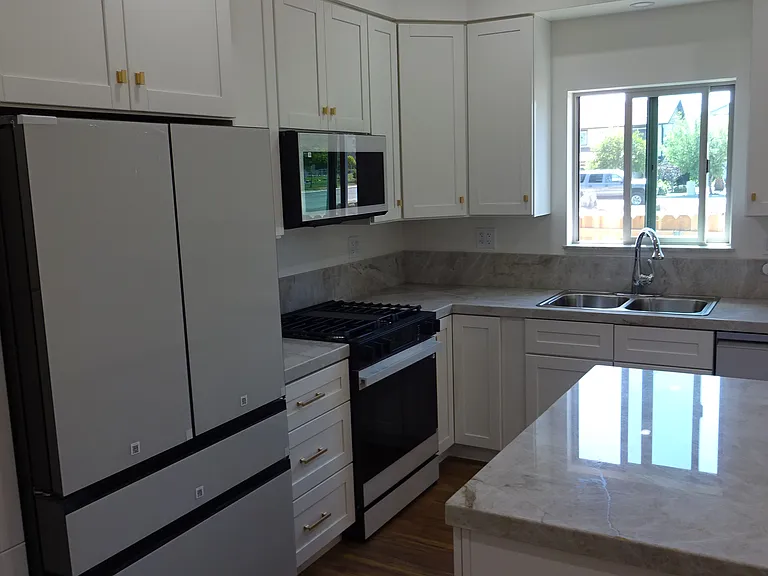 228 1/2 Dean Dr — Photo 4