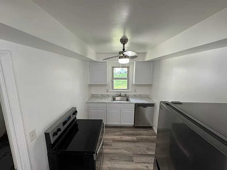 1411 Eastwood Ave — Photo 19