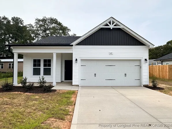 49 Market St, Parkton, NC 28371