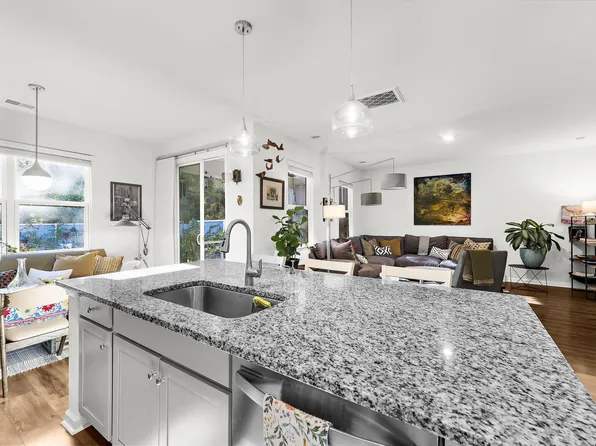 1035 Sago Palm Ct, Mount Pleasant, SC 29466