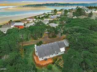 1321 SW Seawoods Ter, Waldport, OR 97394