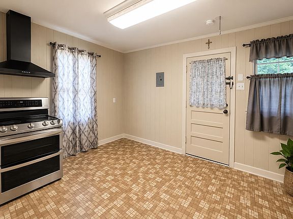 2nd image of 1181 Inman Cv