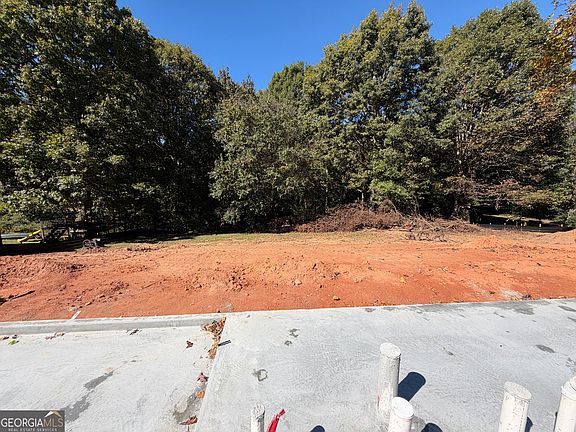 5th image of 192 Stonington Dr