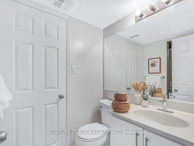 44 Gerrard St W #1206 — Photo 11