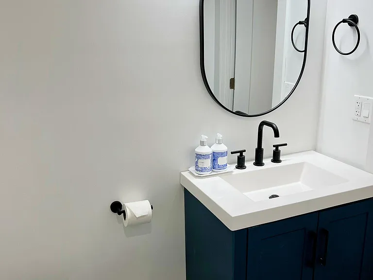 2203 Catharine St #1 — Photo 25
