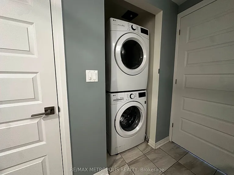 58 Adam Sellers St #301 — Photo 11