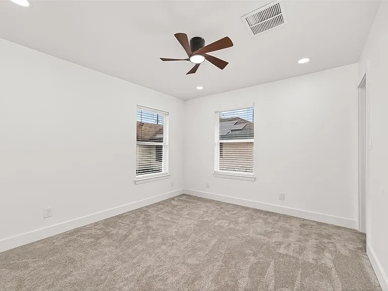 6615 W Montgomery Rd — Photo 20