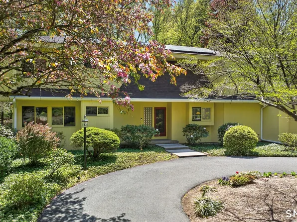 17 Climax Road, Simsbury, CT 06070