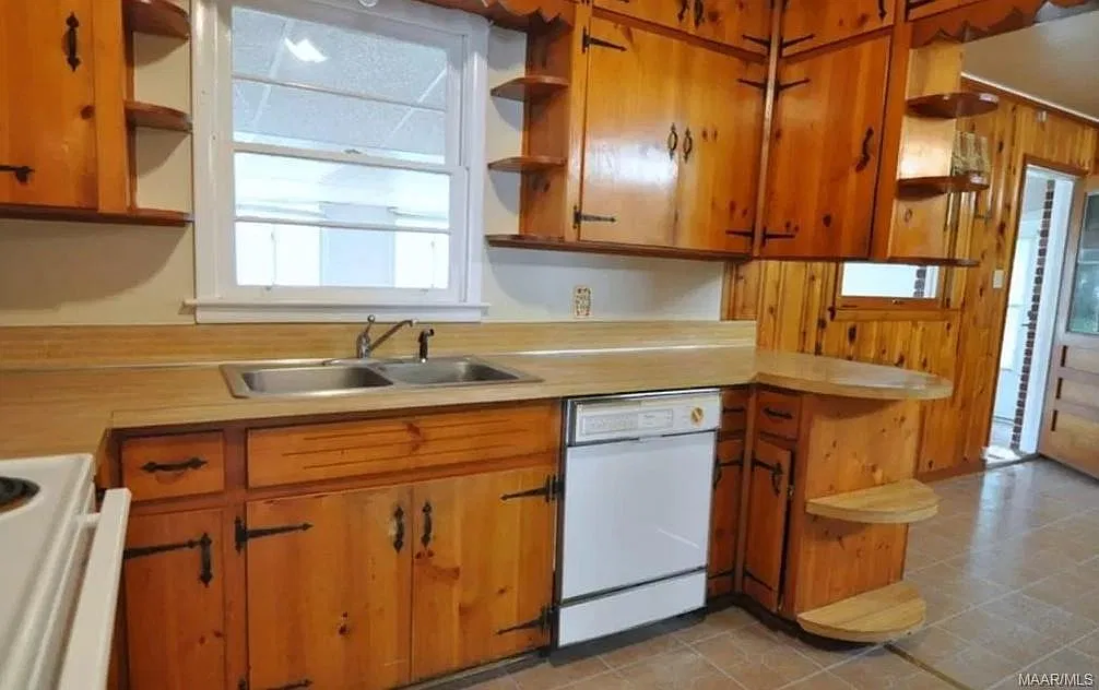 3 bed, 1775 sqft, $1,445 — Photo 4