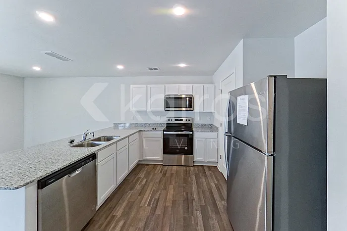202 Topaz Ln — Photo 9