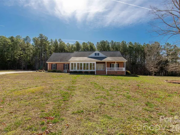 3034 Mulberry Ln, Lancaster, SC 29720