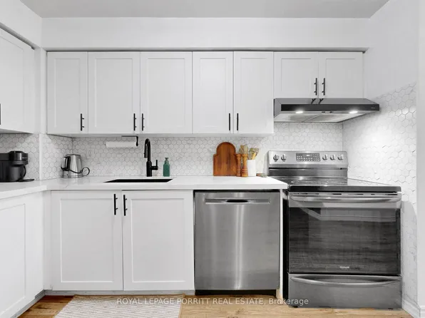 3888 Duke Of York Blvd #927, Mississauga, ON L5B 4P5