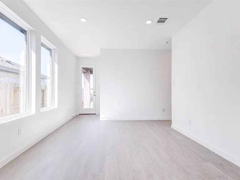 27410 Sweetwater Bay Dr — Photo 13