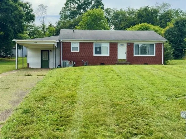 1073 Springdale Dr, Maiden, NC 28650