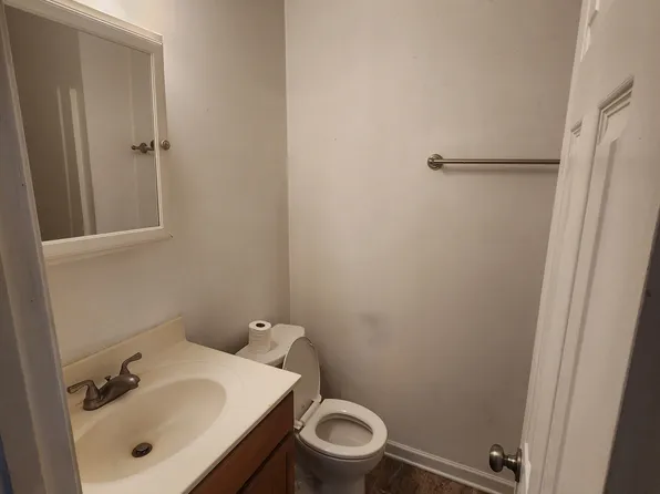 1341 Park Glen Dr APT 101, Raleigh, NC 27610