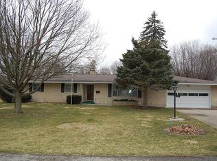 401 Edgewood Dr, Anderson, IN 46011