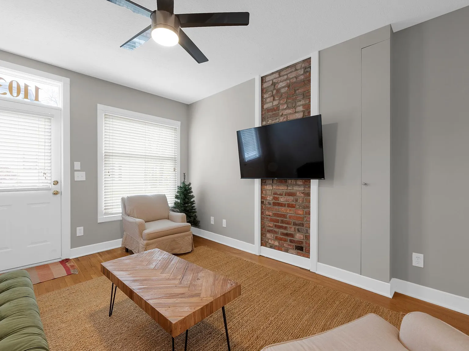 1103 Mount Pleasant Ave — Photo 4