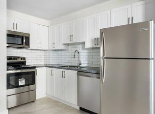 2292 Weston Rd #202, Toronto, ON M9N1Z2