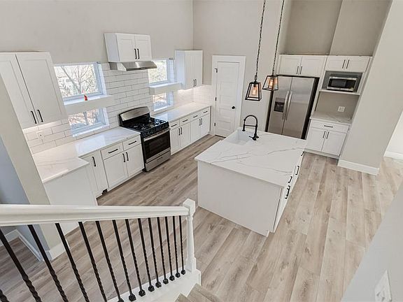 4th image of 2112 Oatfield Dr