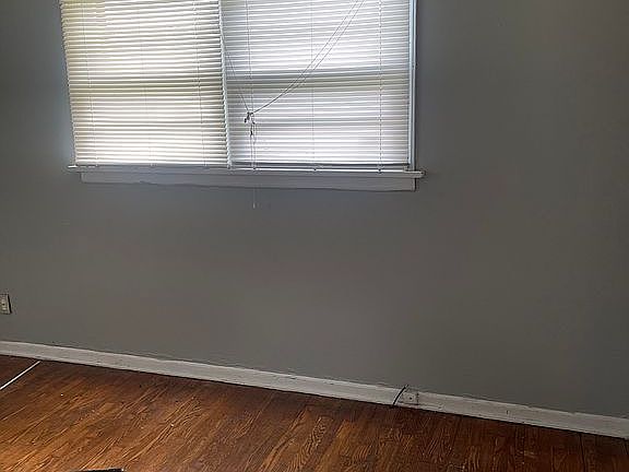 4th image of 8950 Higginson Dr