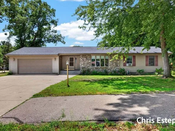 15288 Pruin St, Spring Lake, MI 49456