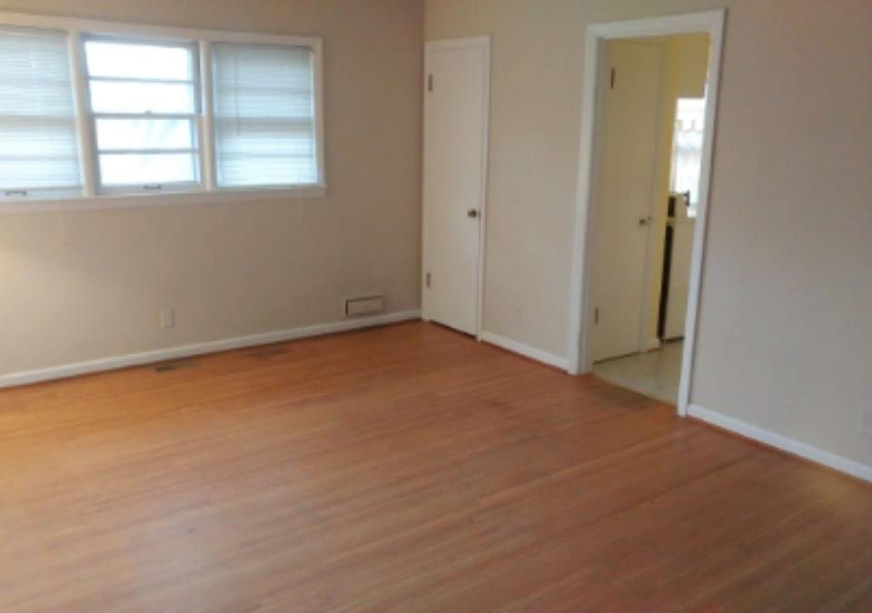 2nd image of 2510 Ashbrook Ave