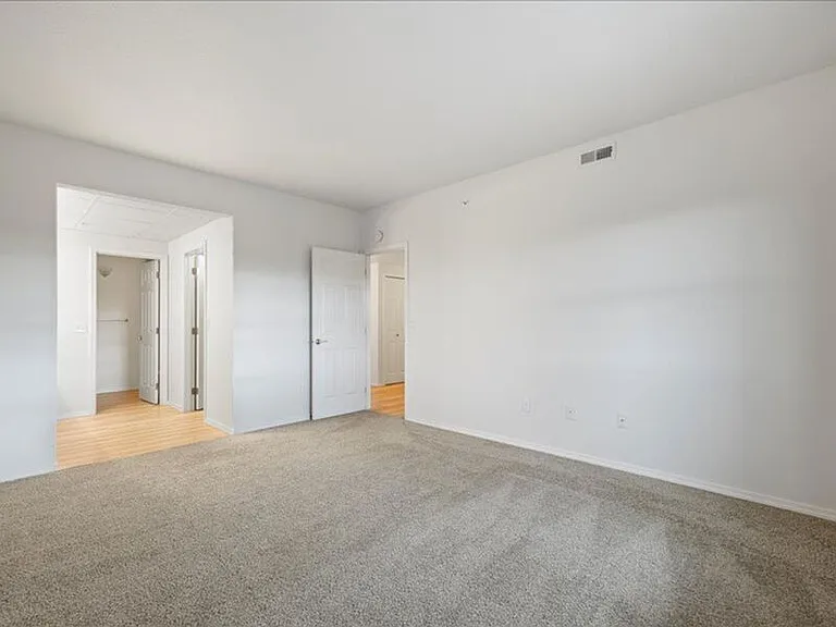 300 Col Point Dr #C-201 — Photo 21