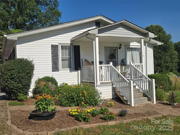 310 E Walker Street Ext, East Flat Rock, NC 28726