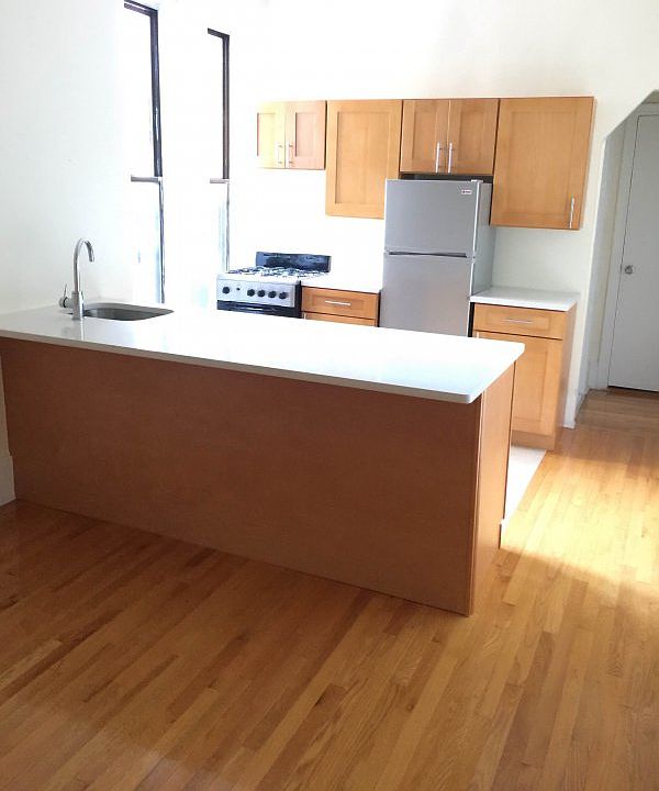 1st image of 12 Pinehurst Ave APT 6A