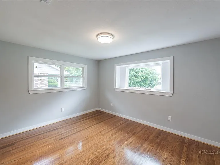 10058 Larston St — Photo 18