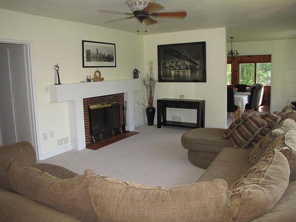 3rd image of 2757 Derwent Dr SW