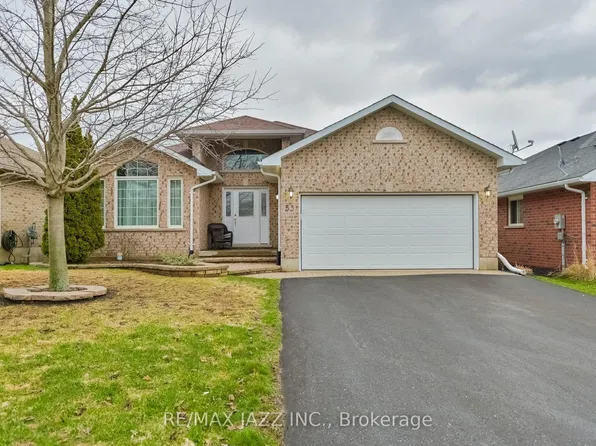 33 Ashwood Cres, Greater Napanee, ON K7R 3L1