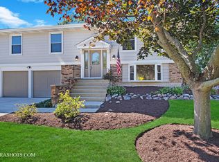 304 Byron Ave, Bloomingdale, IL 60108