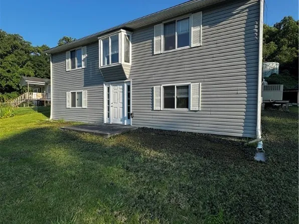 101 Hunter Rd, Amherstdale, WV 25607